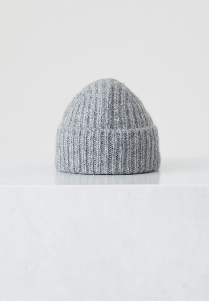 Knitted hat - Cappello - CLOSED